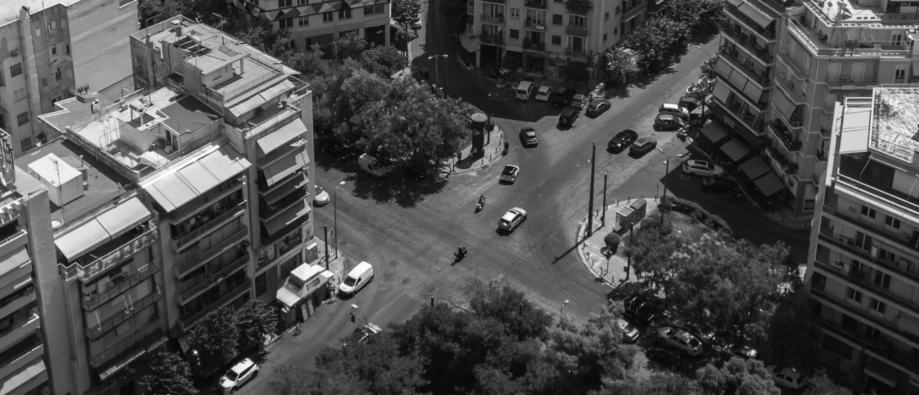 Δρόμος απο ψηλά αυτοκίνητα